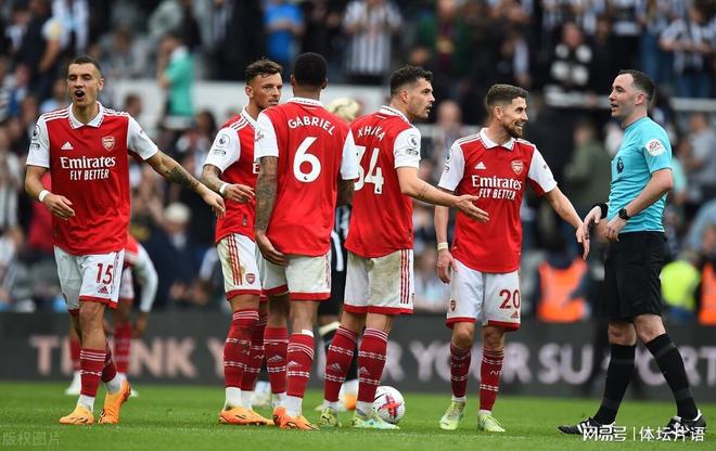 曼城翻盘瑞士,若日尼奥高光表现 曼城翻盘瑞士,若日尼奥高光表现